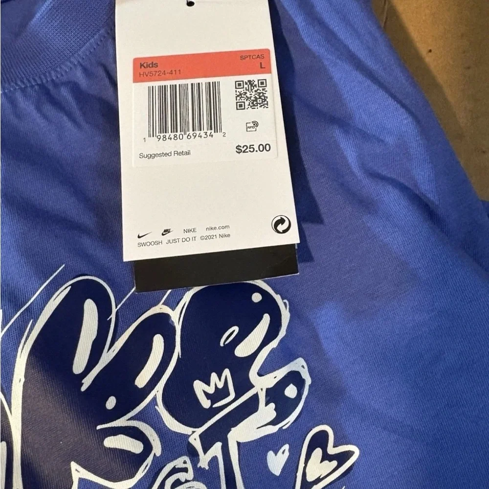 Nike sportswear older